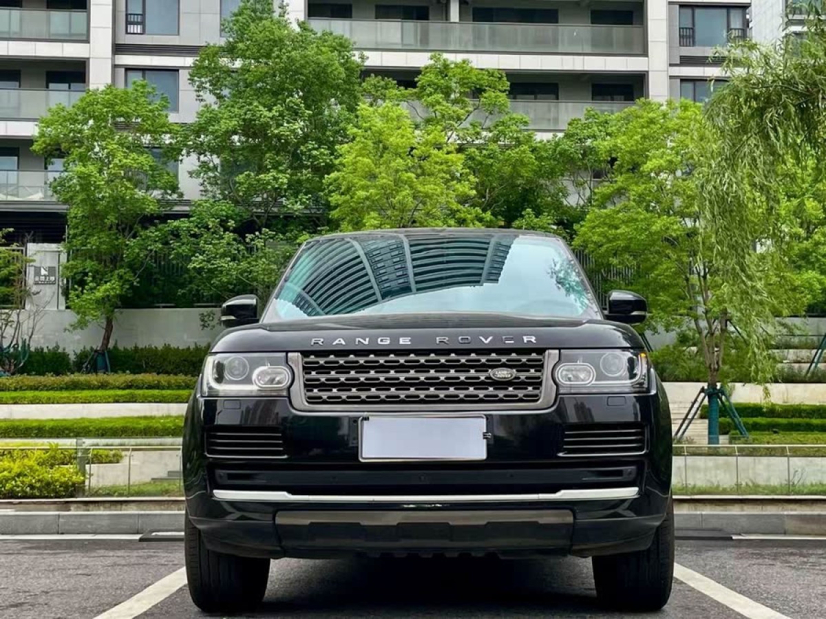 路虎 攬勝  2017款 3.0 V6 SC Vogue 加長(zhǎng)版圖片