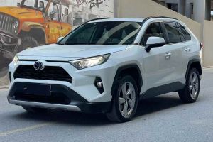 RAV4榮放 豐田 2.0L CVT四驅(qū)風(fēng)尚版