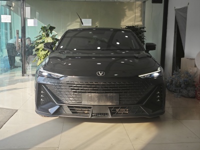 2022年8月 长安 长安UNI-V 1.5T 尊贵型图片