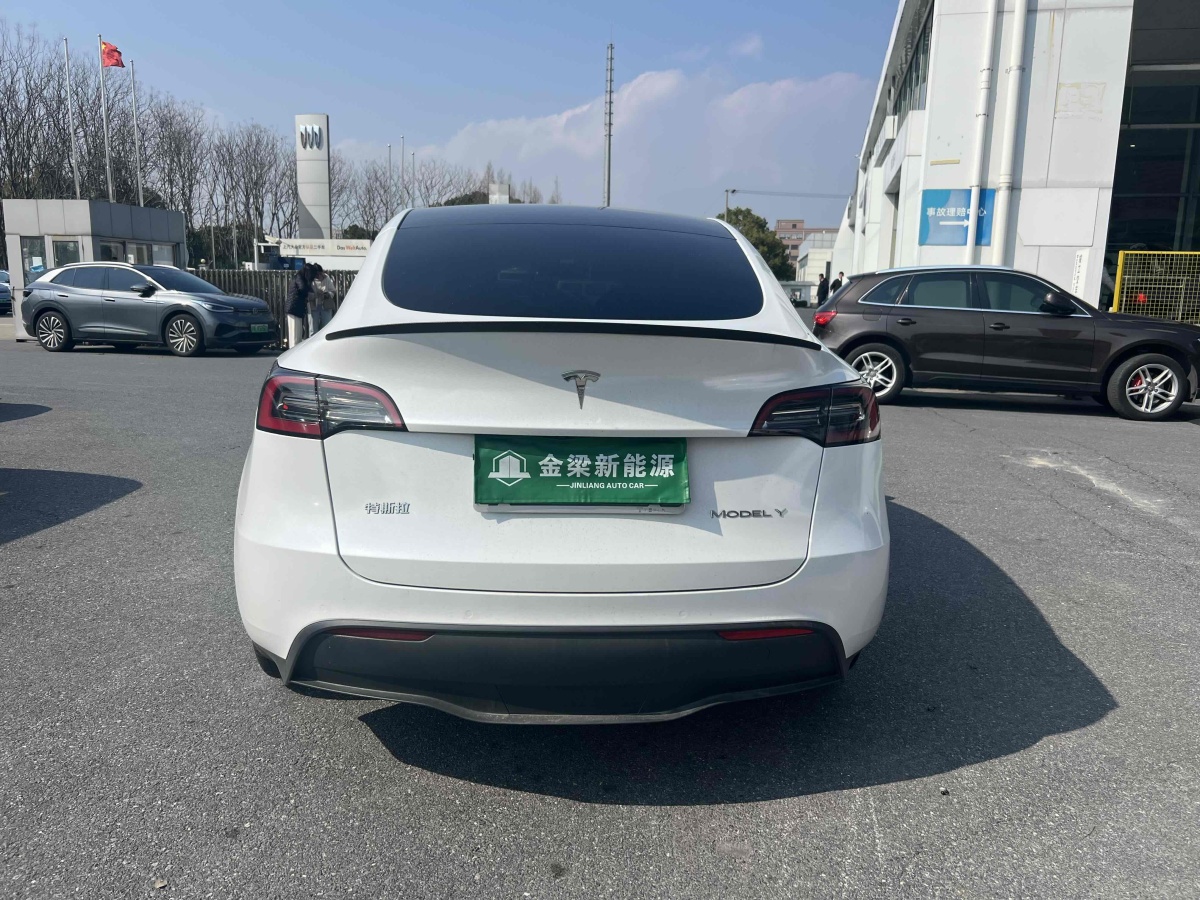 特斯拉 Model 3  2021款 改款 標(biāo)準(zhǔn)續(xù)航后驅(qū)升級版圖片