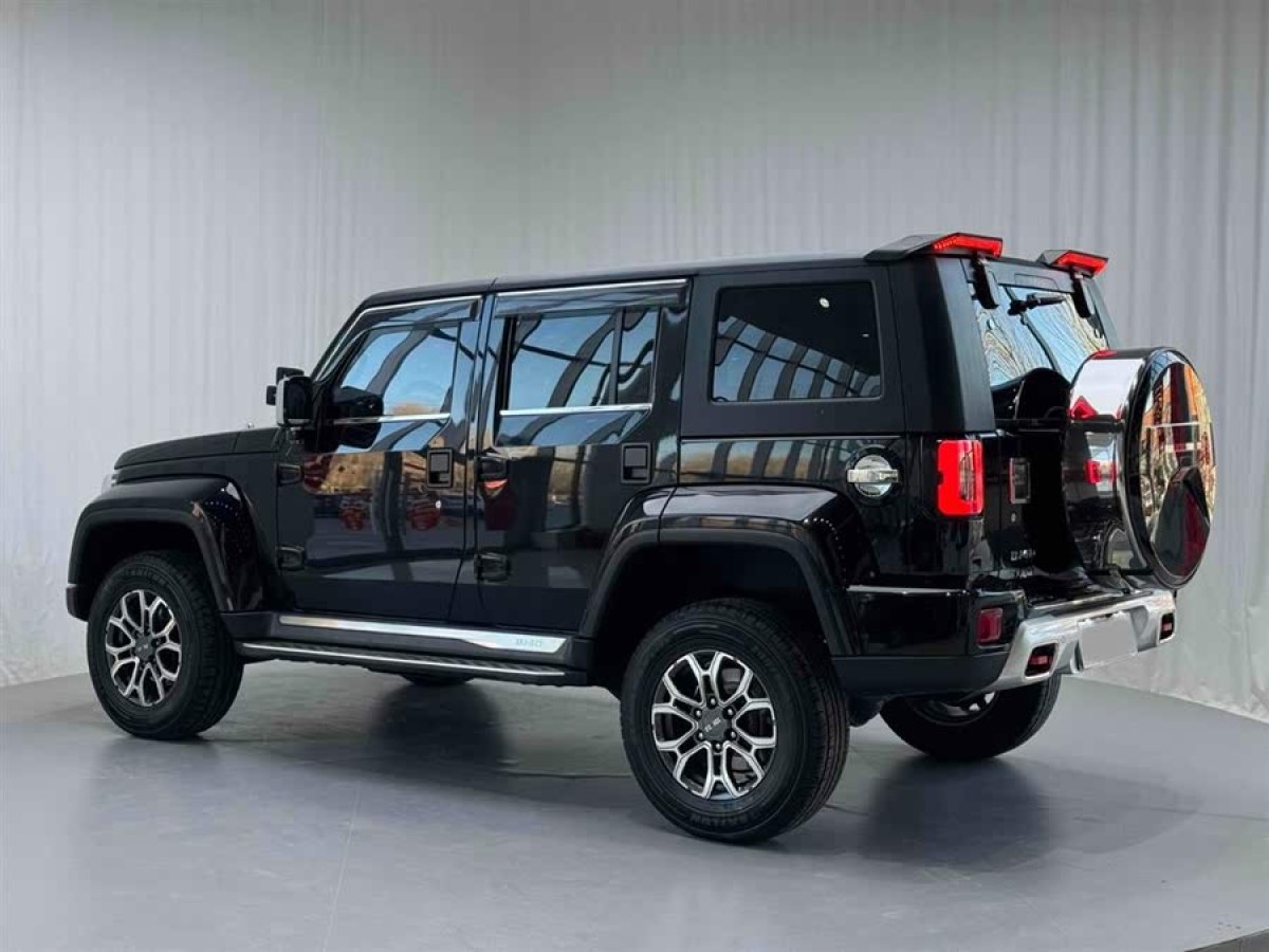 北京 BJ40  2020款 2.0T 自動(dòng)兩驅(qū)城市獵人版先鋒型圖片