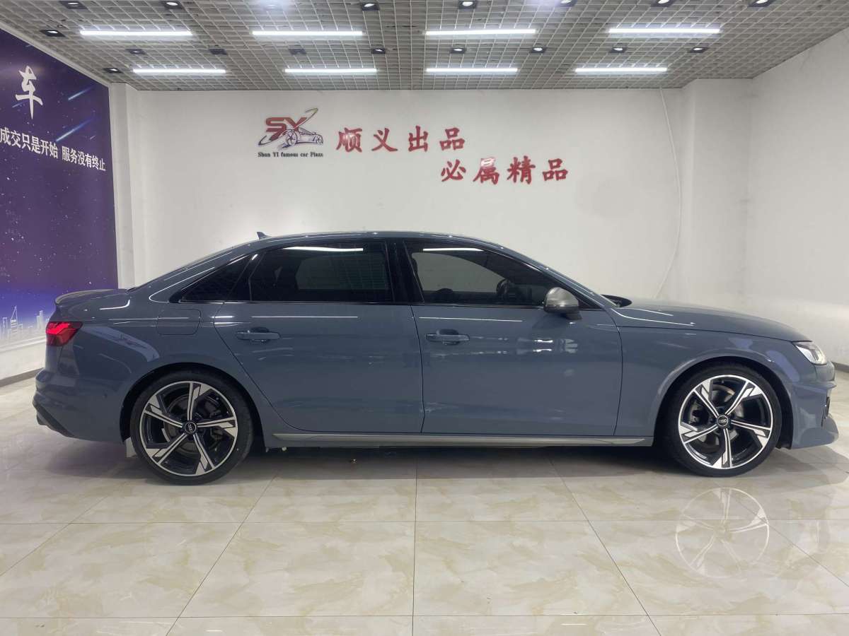 奧迪 奧迪A4L  2022款 40 TFSI quattro RS套件燃速型圖片