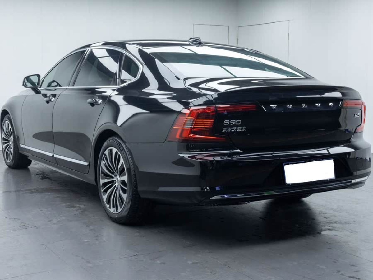 沃爾沃 S90  2023款 B5 智逸豪華版圖片