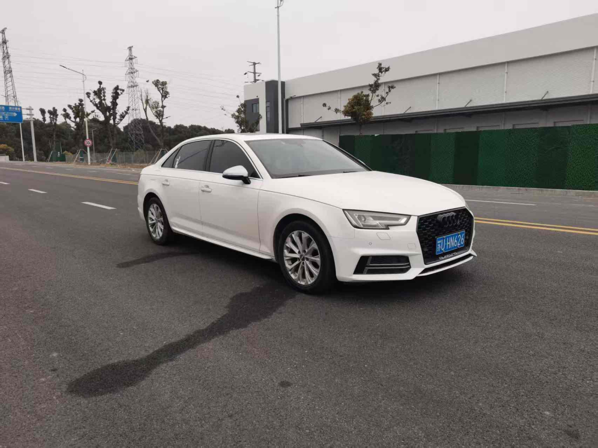 奧迪 奧迪A4L  2019款 40 TFSI 進(jìn)取型 國(guó)VI圖片