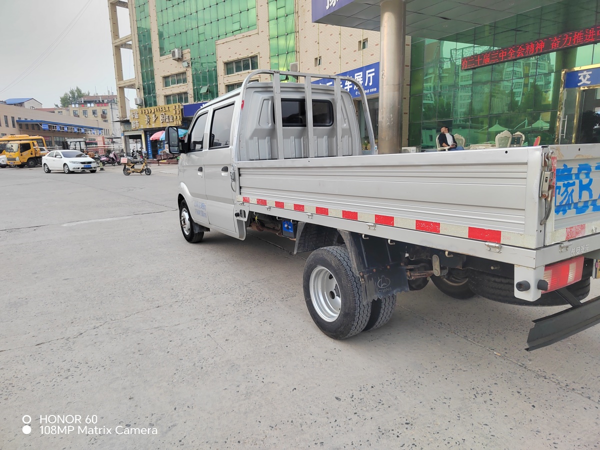 長(zhǎng)安跨越 跨越王X5  2018款 1.5L 舒適型雙排后雙輪標(biāo)準(zhǔn)貨箱DK15C圖片