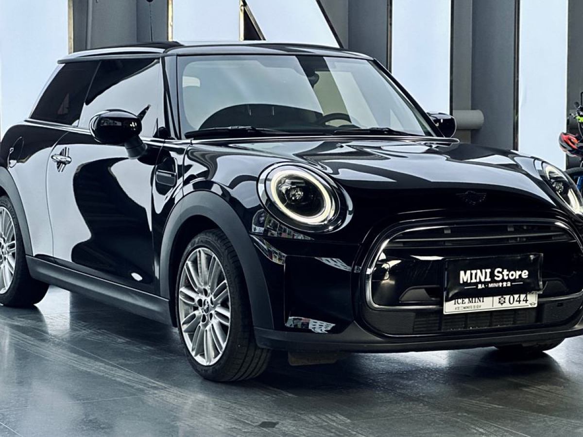 MINI MINI  2022款 1.5T COOPER 黑標(biāo)特別版圖片