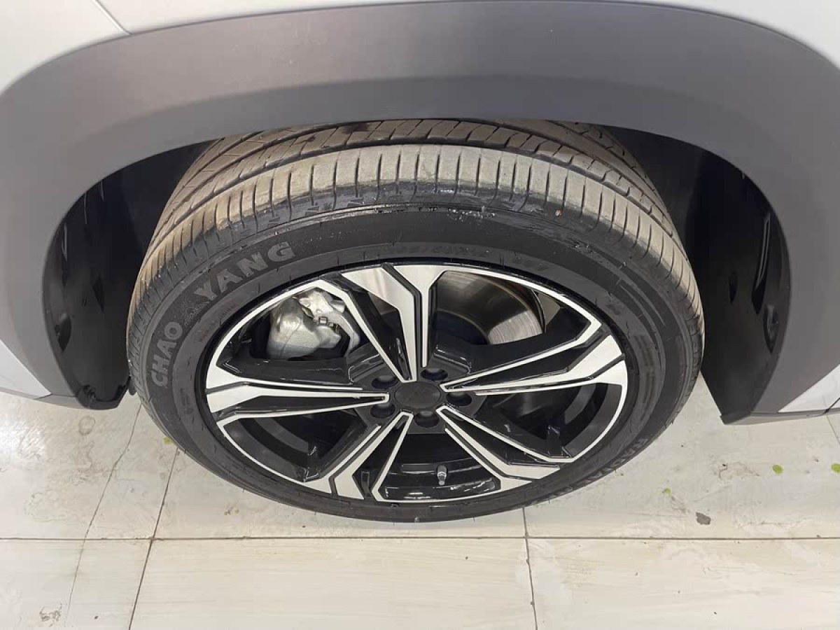 銀河 銀河L7  2024款 1.5T 115km PLUS  龍騰版圖片