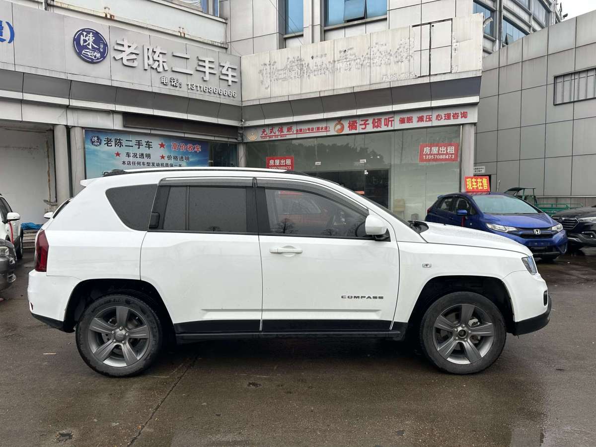 Jeep 指南者  2014款 2.4L 四驅(qū)運(yùn)動(dòng)版圖片