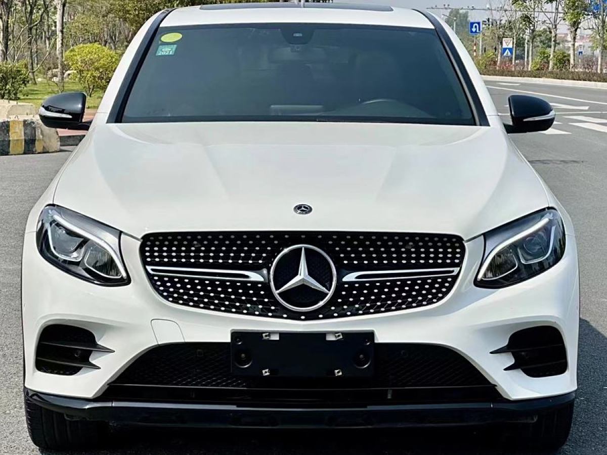 奔馳 奔馳GLC  2022款 改款 GLC 260 4MATIC 轎跑SUV圖片