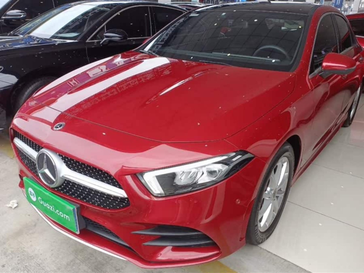 奔馳 奔馳A級(jí)  2021款 A 200 L 運(yùn)動(dòng)轎車時(shí)尚型圖片