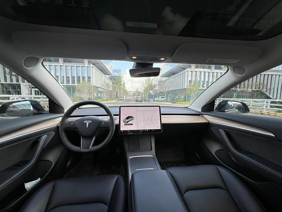 特斯拉 Model 3  2019款 標(biāo)準(zhǔn)續(xù)航后驅(qū)升級版圖片