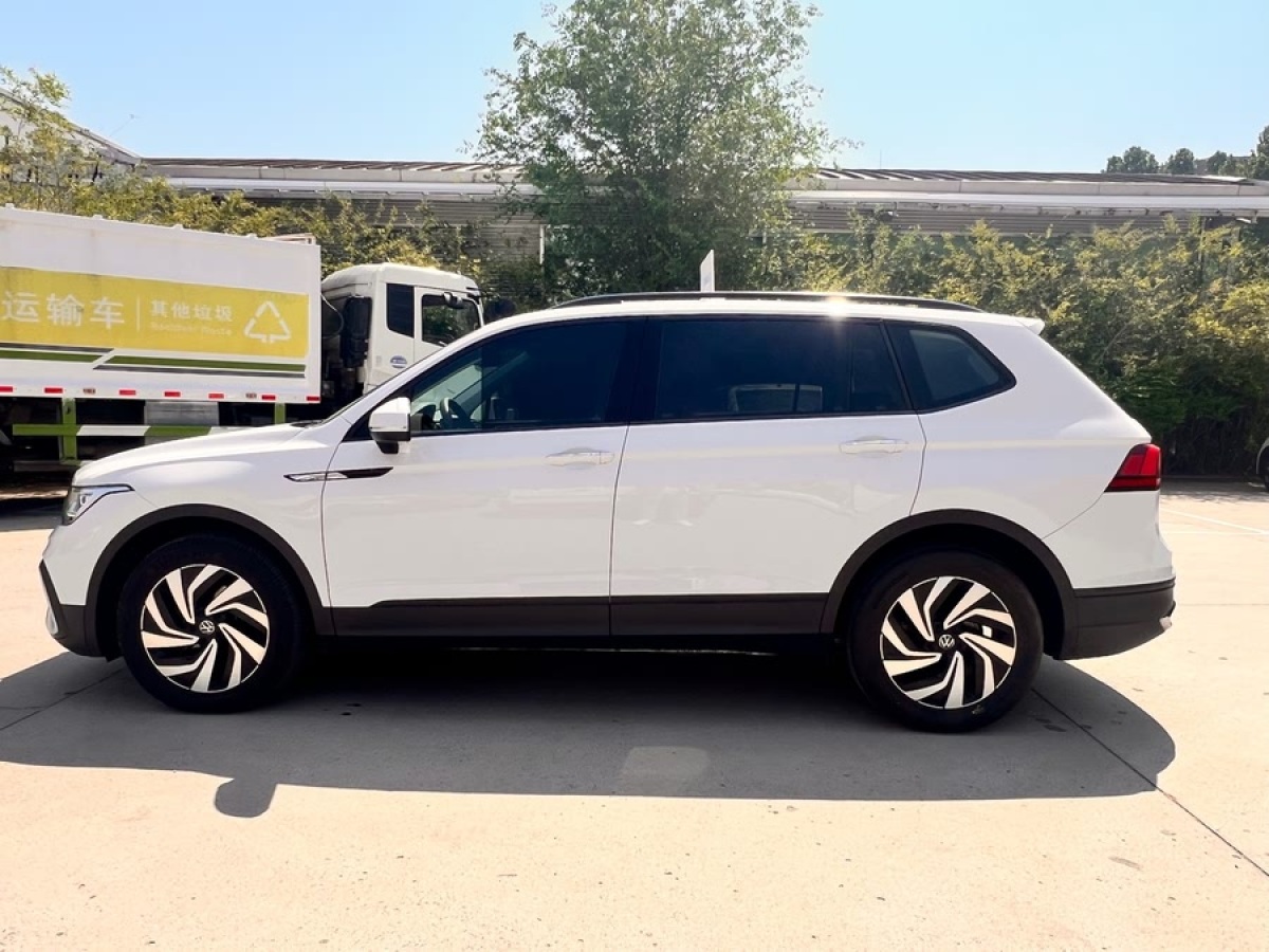 大眾 途觀L  2023款 改款 330TSI 自動(dòng)兩驅(qū)舒享版圖片