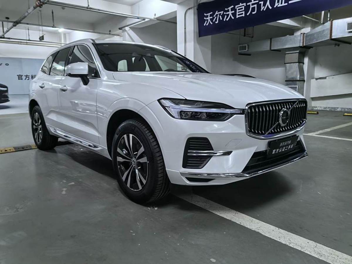 沃爾沃 XC60  2024款 B5 四驅(qū)智逸豪華版圖片