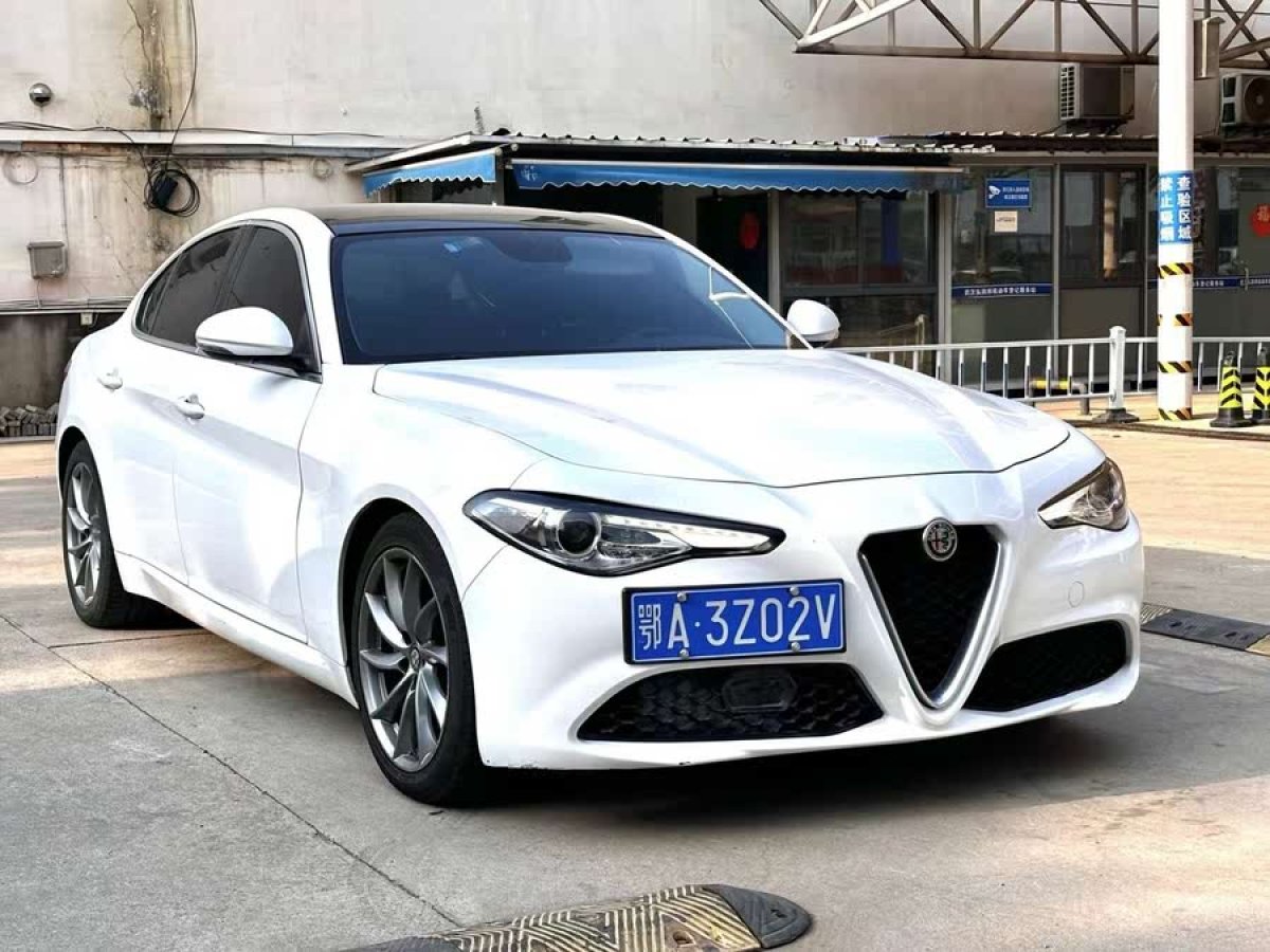 阿爾法·羅密歐 Giulia  2017款 2.0T 200HP 豪華版圖片