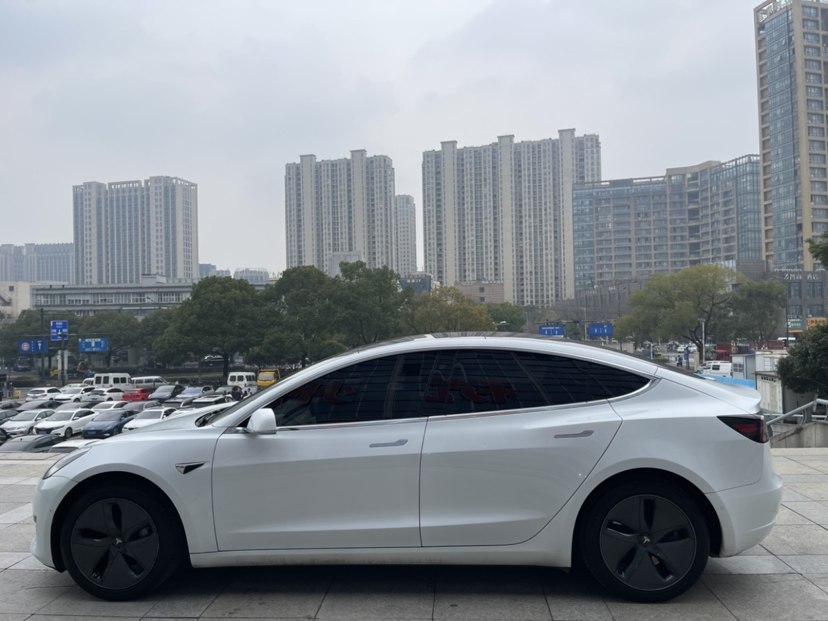 特斯拉 Model 3  2020款 標準續(xù)航后驅升級版圖片