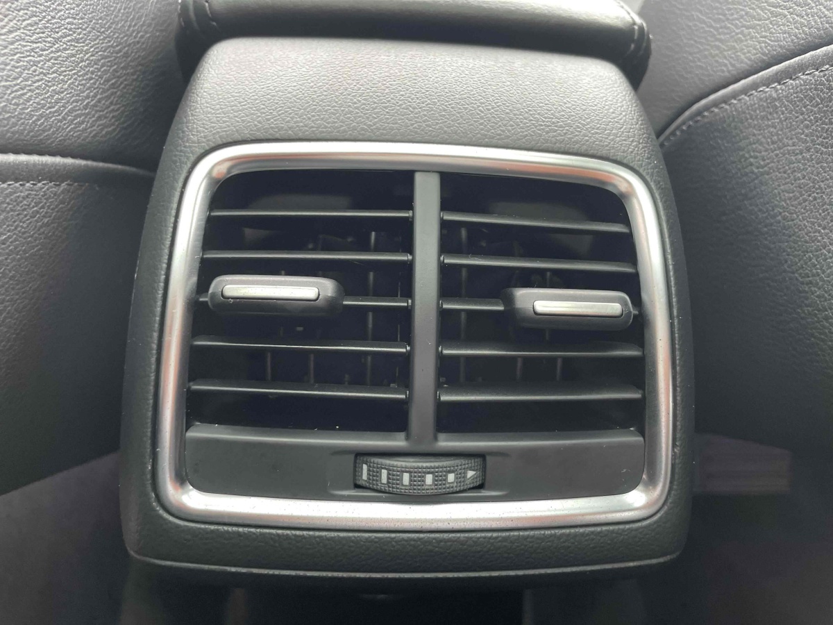 奧迪 奧迪Q3  2013款 35TFSI 舒適型圖片