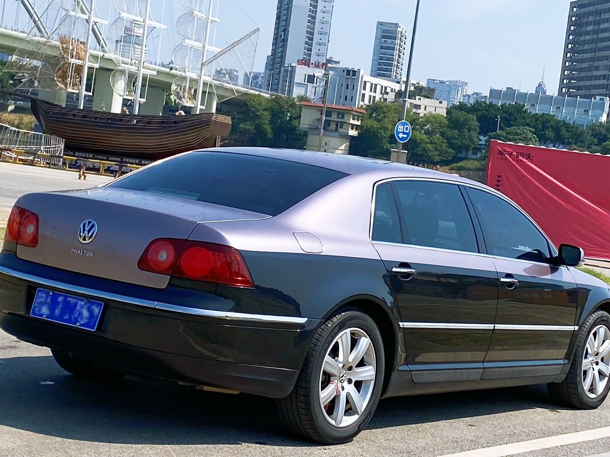 大眾 輝騰  2011款 3.6L V6 5座加長(zhǎng)商務(wù)版圖片