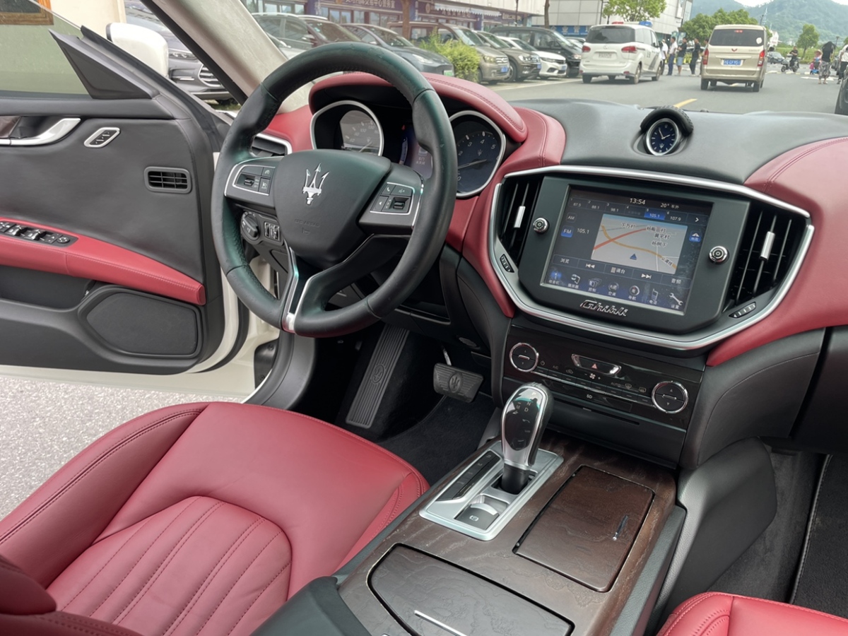 瑪莎拉蒂 Ghibli  2014款 3.0T 標(biāo)準(zhǔn)版圖片