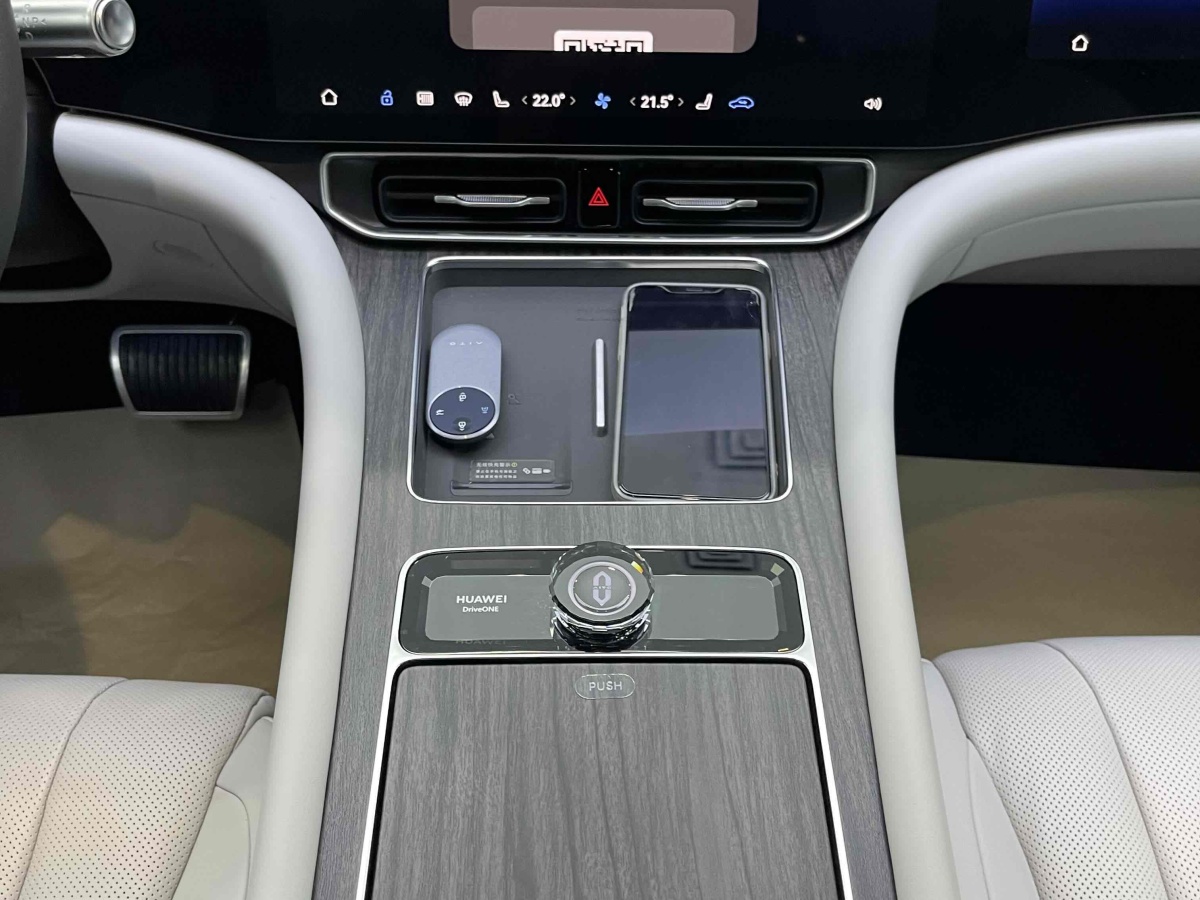 2024年12月賽力斯 問界M9  2024款 增程 Ultra版 42kWh