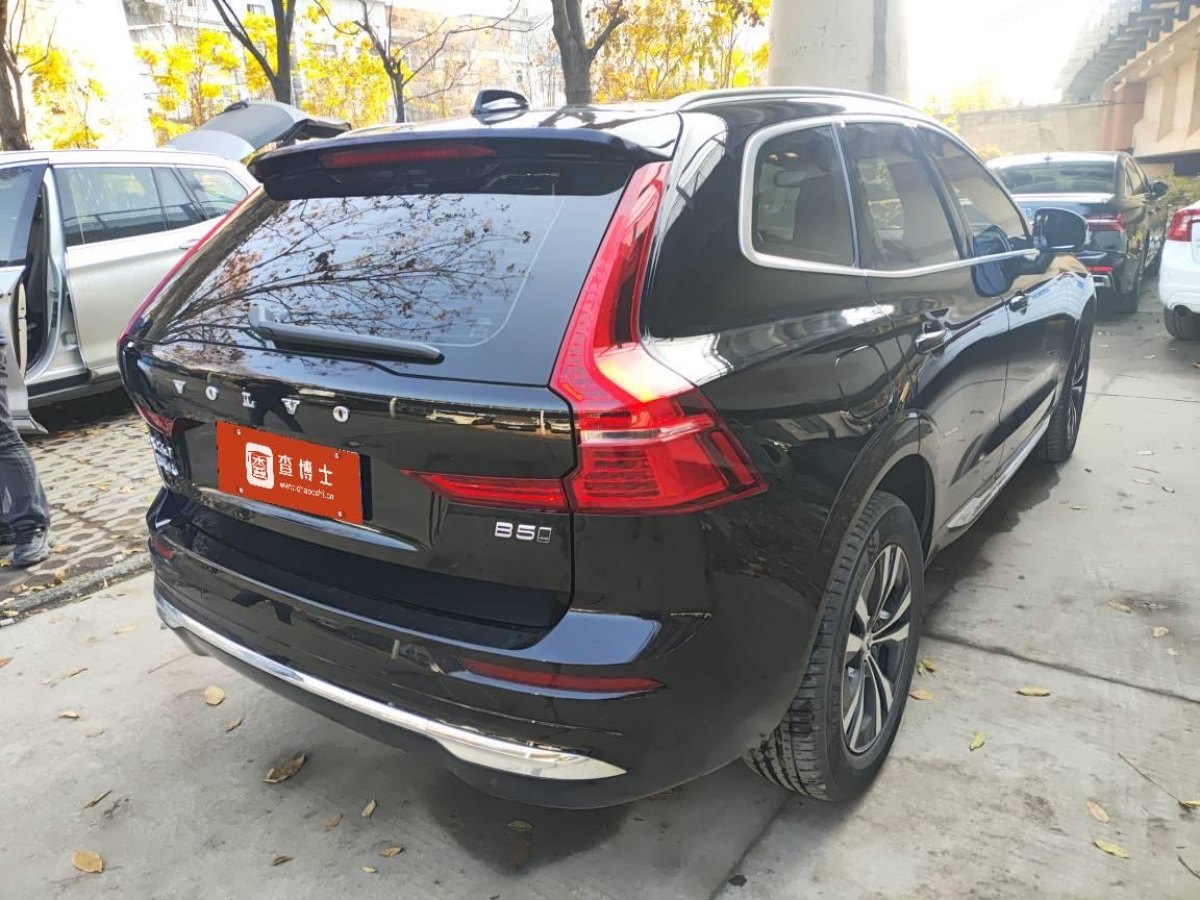 沃爾沃 XC60  2024款 B5 四驅智逸豪華版圖片