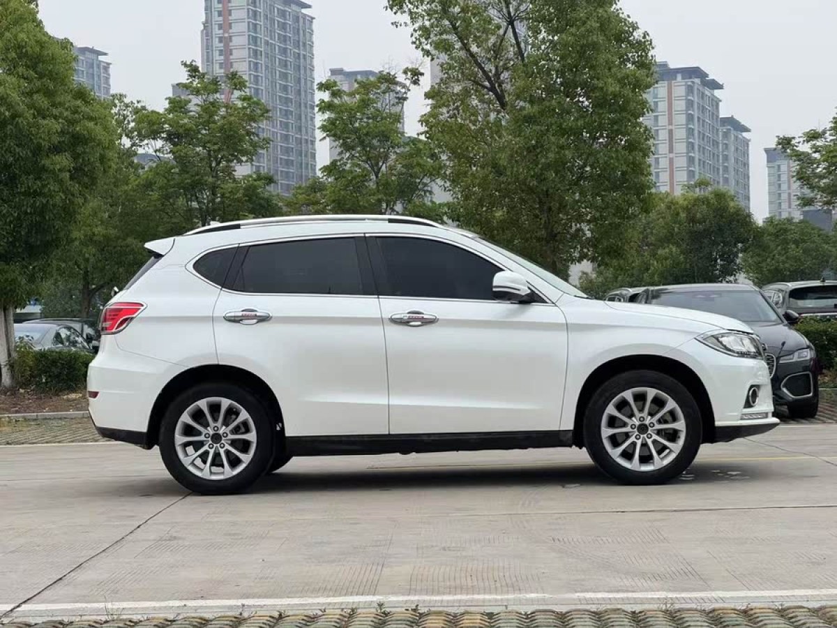 哈弗 H2  2017款 藍(lán)標(biāo) 1.5T 自動(dòng)兩驅(qū)豪華型圖片