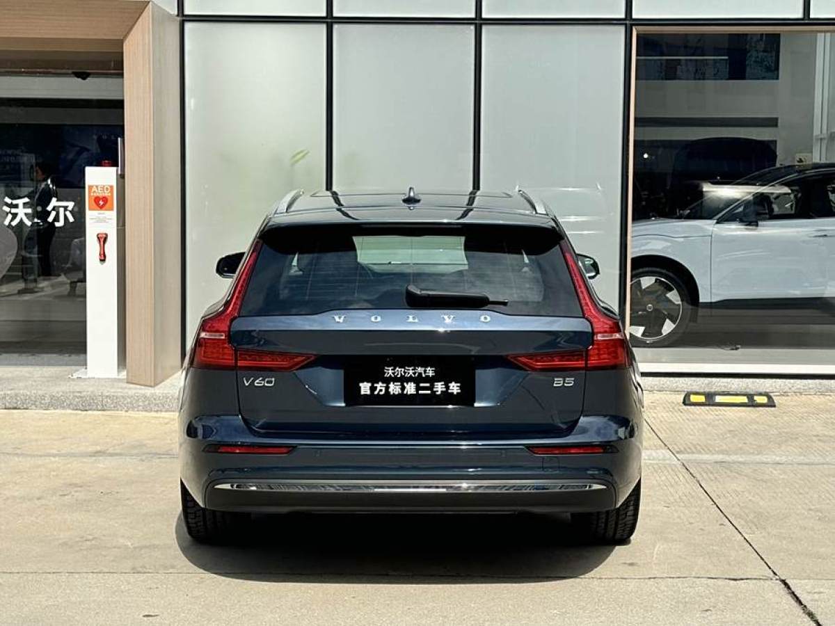 沃爾沃 V60  2024款 B5 智遠(yuǎn)豪華版圖片