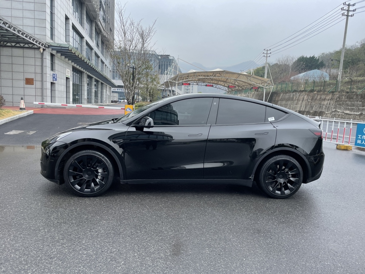 特斯拉 Model Y  2022款 改款 后輪驅(qū)動版圖片