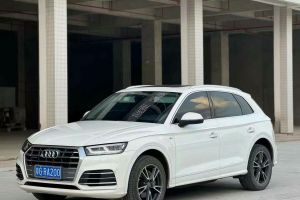 奥迪Q3 奥迪  35 TFSI 进取动感型