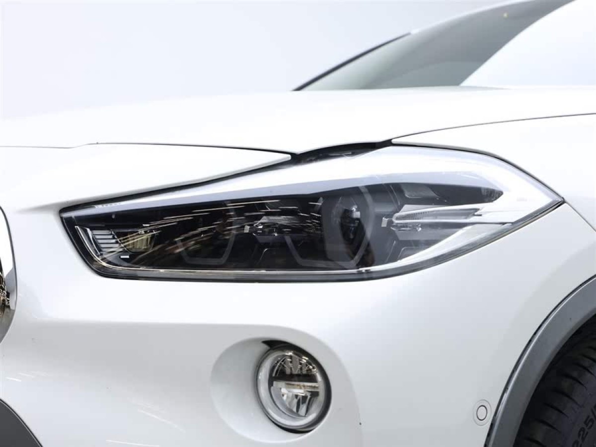 寶馬 寶馬X2  2019款  sDrive25i 領(lǐng)先型M越野套裝 國VI圖片