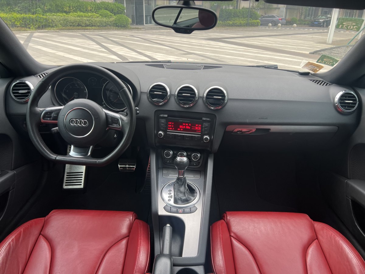奧迪 奧迪TT  2011款 TT Coupe 2.0TFSI圖片