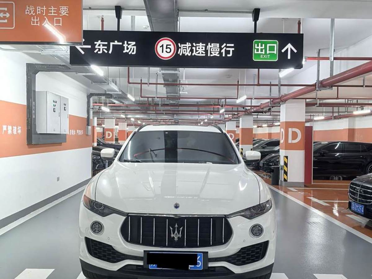 瑪莎拉蒂 Levante  2018款 3.0T 350Hp 標(biāo)準(zhǔn)版圖片