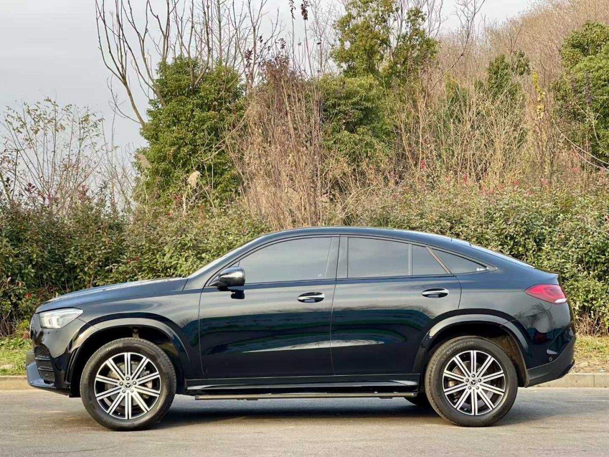 奔馳 奔馳GLC  2023款 GLC 300 4MATIC 轎跑SUV圖片