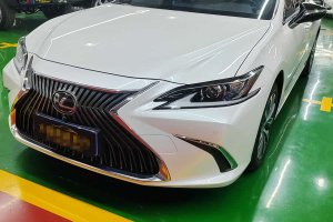 ES 雷克薩斯 200 卓越版