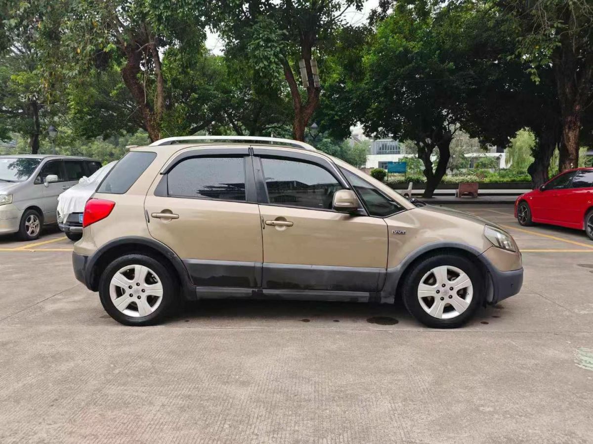 2013年12月鈴木 天語 SX4  2013款 1.6L 自動酷銳型