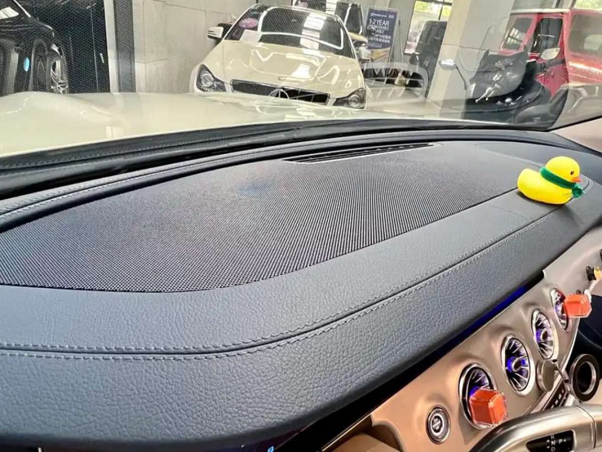 奔驰 奔驰E级  2021款 改款 E 300 轿跑车图片