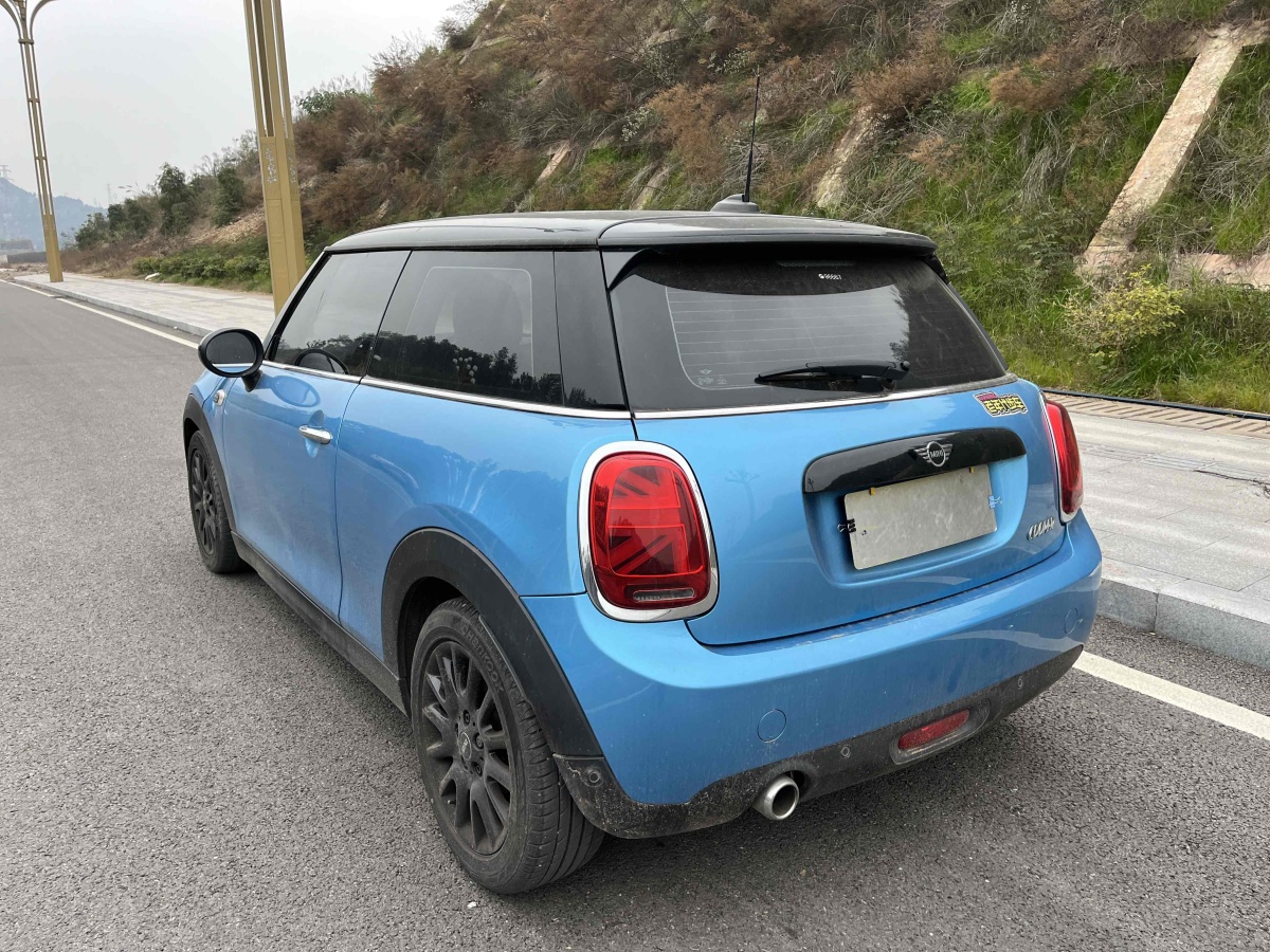 MINI COUNTRYMAN  2018款 1.5T COOPER 經(jīng)典派圖片