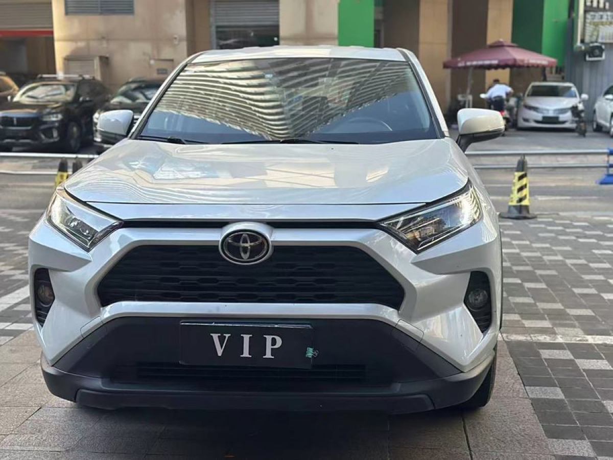 2021年9月豐田 RAV4榮放  2021款 2.0L CVT兩驅(qū)都市版