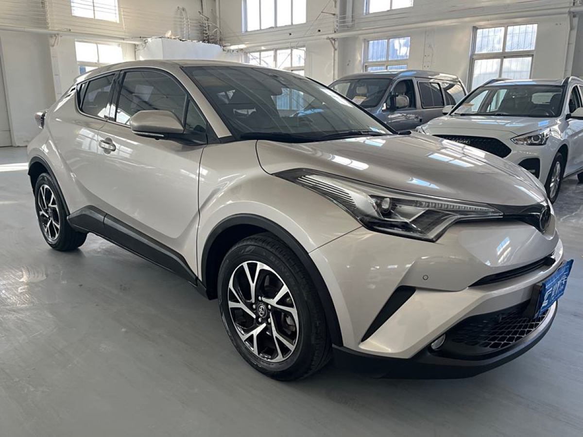 豐田 C-HR  2020款 2.0L 豪華版圖片