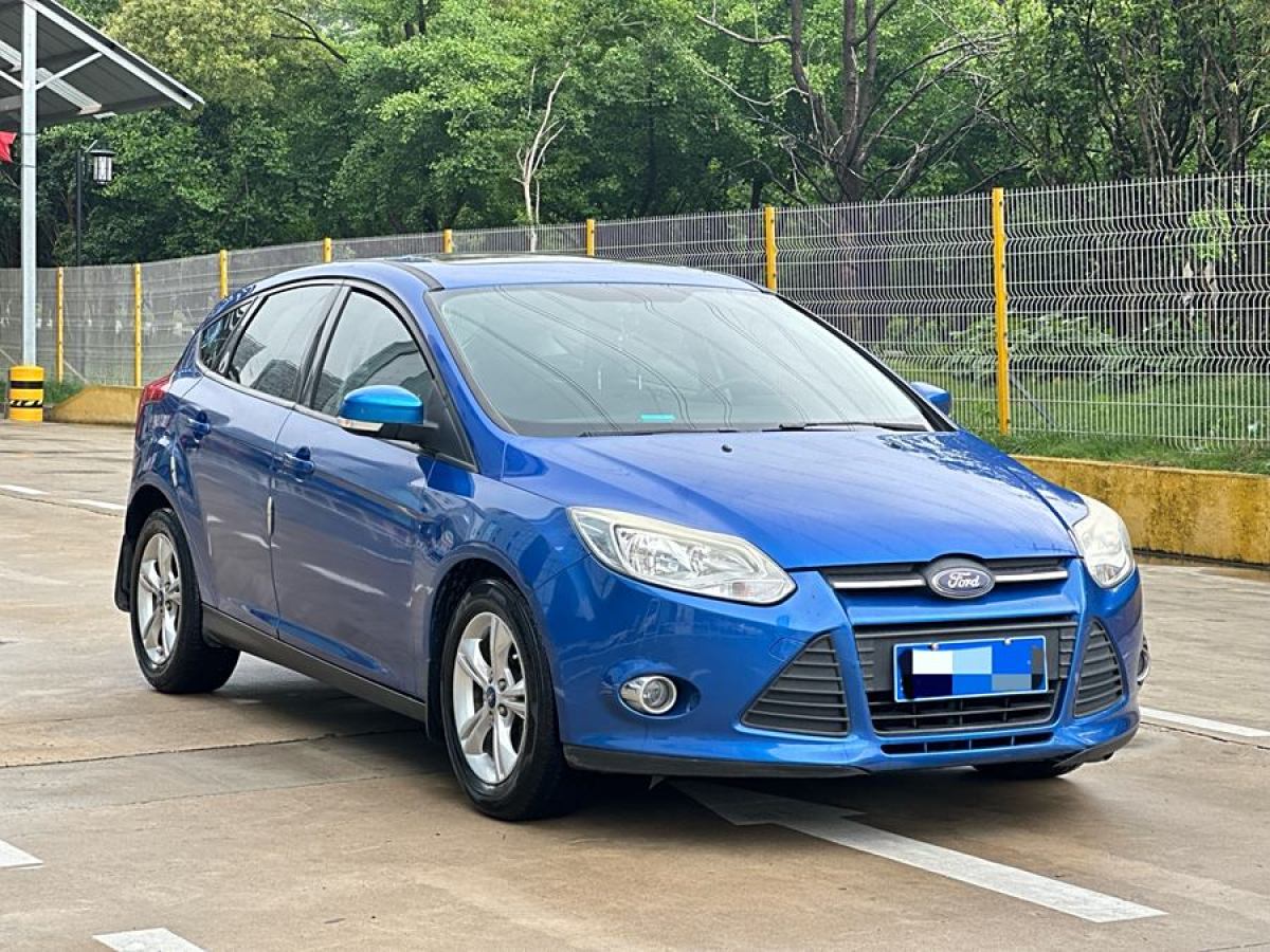 福特 ?？怂? 2012款 兩廂 1.6L 自動舒適型圖片