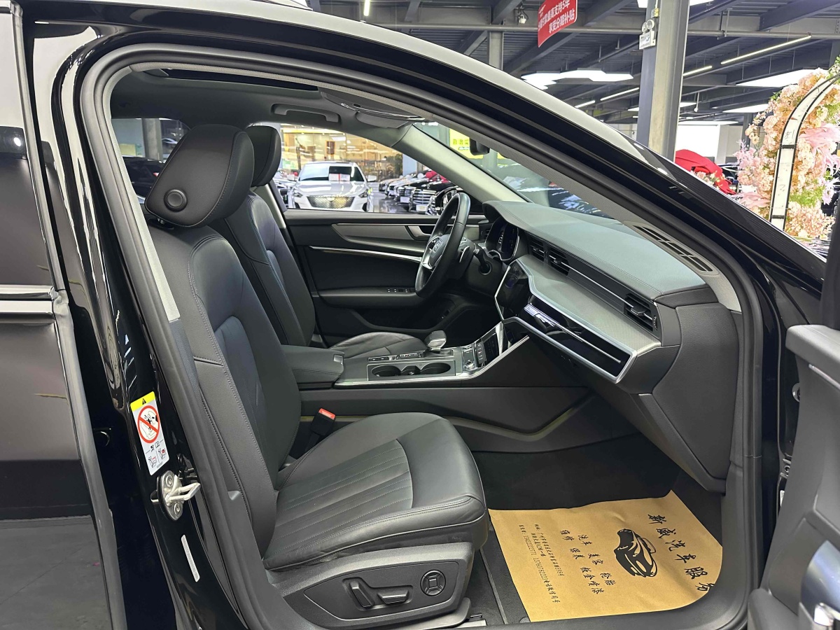 奧迪 奧迪A6  2022款 Avant 先鋒派 40 TFSI 豪華動感型圖片