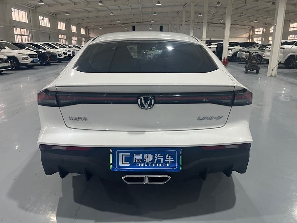 長安 長安UNI-V 智電iDD  2024款 藍(lán)鯨智電iDD 136km 智酷型圖片