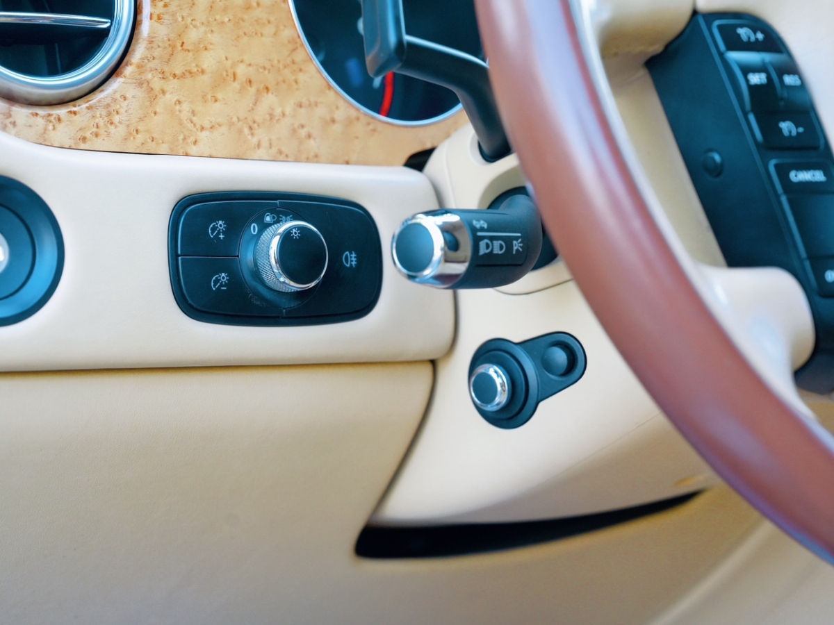 宾利 飞驰  2010款 6.0T 四座版图片
