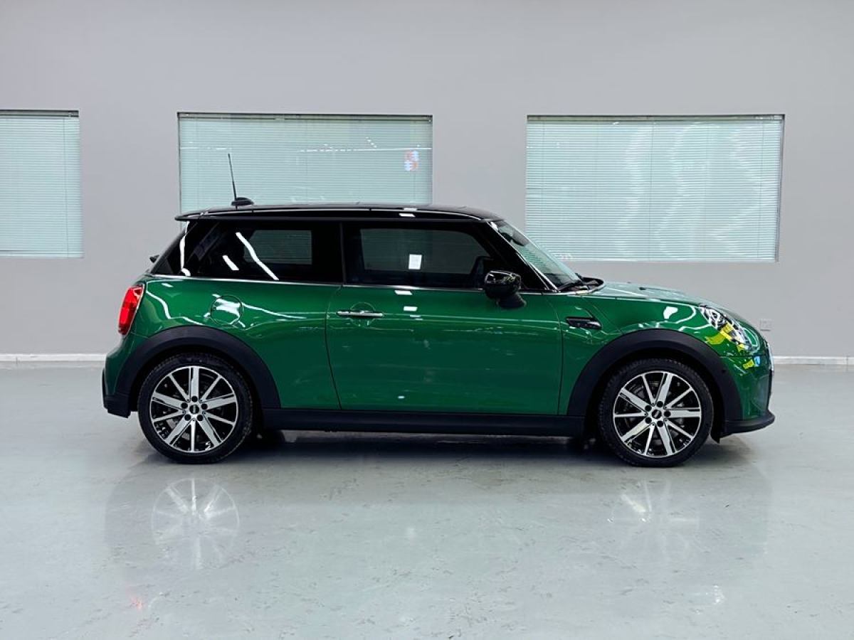 MINI MINI  2022款 改款 1.5T COOPER 經(jīng)典派圖片