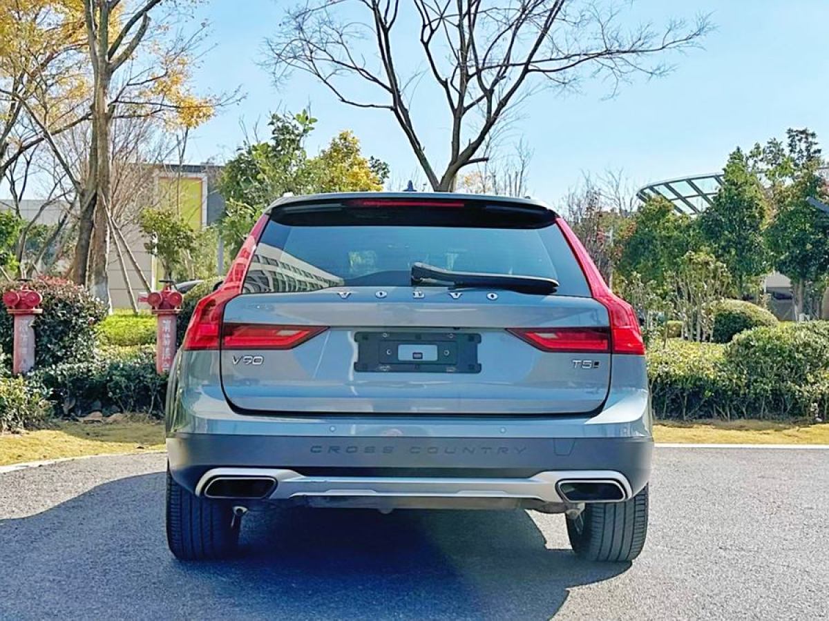 2019年1月沃爾沃 V90  2017款 Cross Country T5 AWD 智遠(yuǎn)版