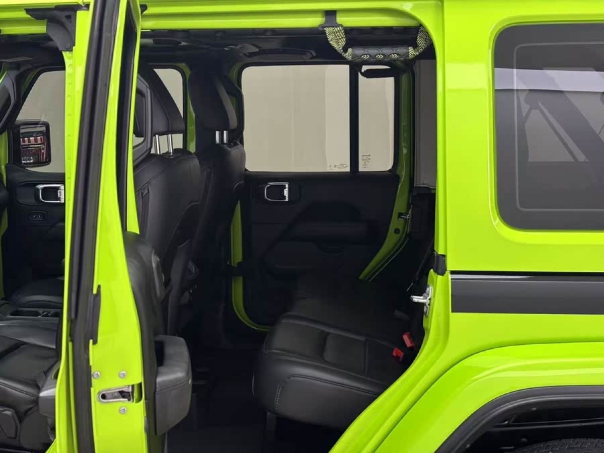 Jeep 牧馬人  2022款 2.0T 高地 阿拉斯加極光綠特別版圖片