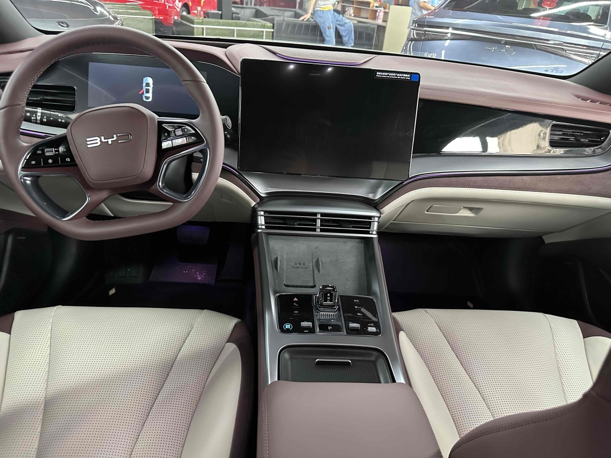 比亞迪 海豹07 DM-i  2025款 DM-i 1.5L 125km 尊貴型圖片