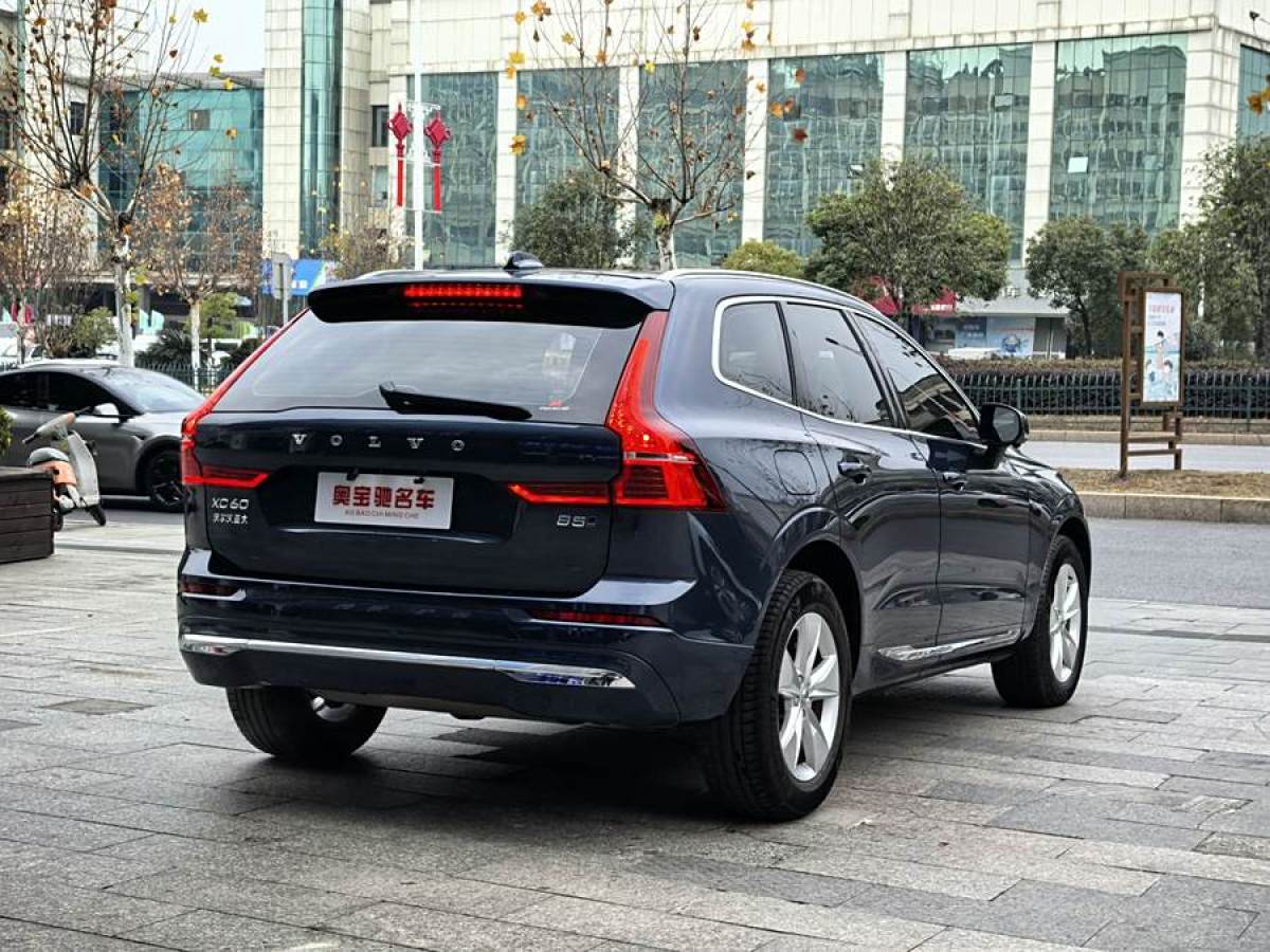 沃爾沃 XC60  2022款 B5 四驅(qū)智逸運(yùn)動(dòng)版圖片