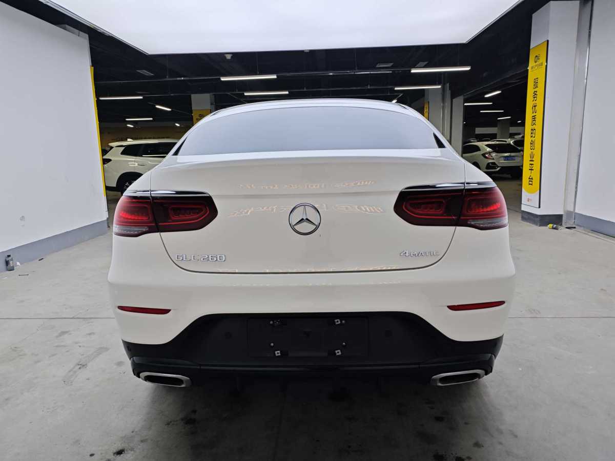 奔馳 奔馳GLC  2021款 GLC 260 4MATIC 轎跑SUV圖片