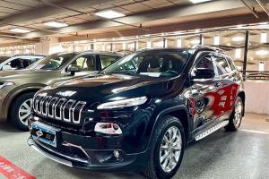 自由光 Jeep 2.4L 優(yōu)越版