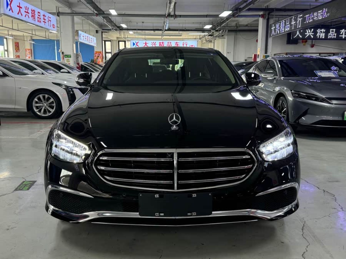 奔馳 奔馳E級  2022款 改款三 E 300 L 時尚型圖片